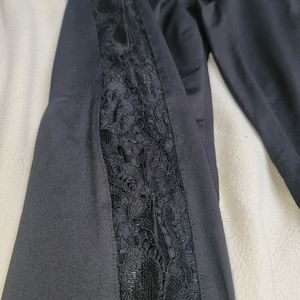 Leggings with lace accent